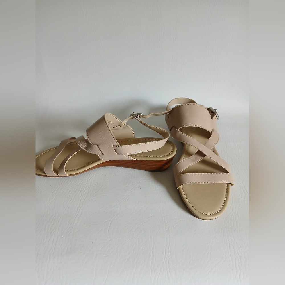 Franco Sarto Tan Strappy Sandals With Side Buckle 1 1/2" Wedge Sz10M Open Toe